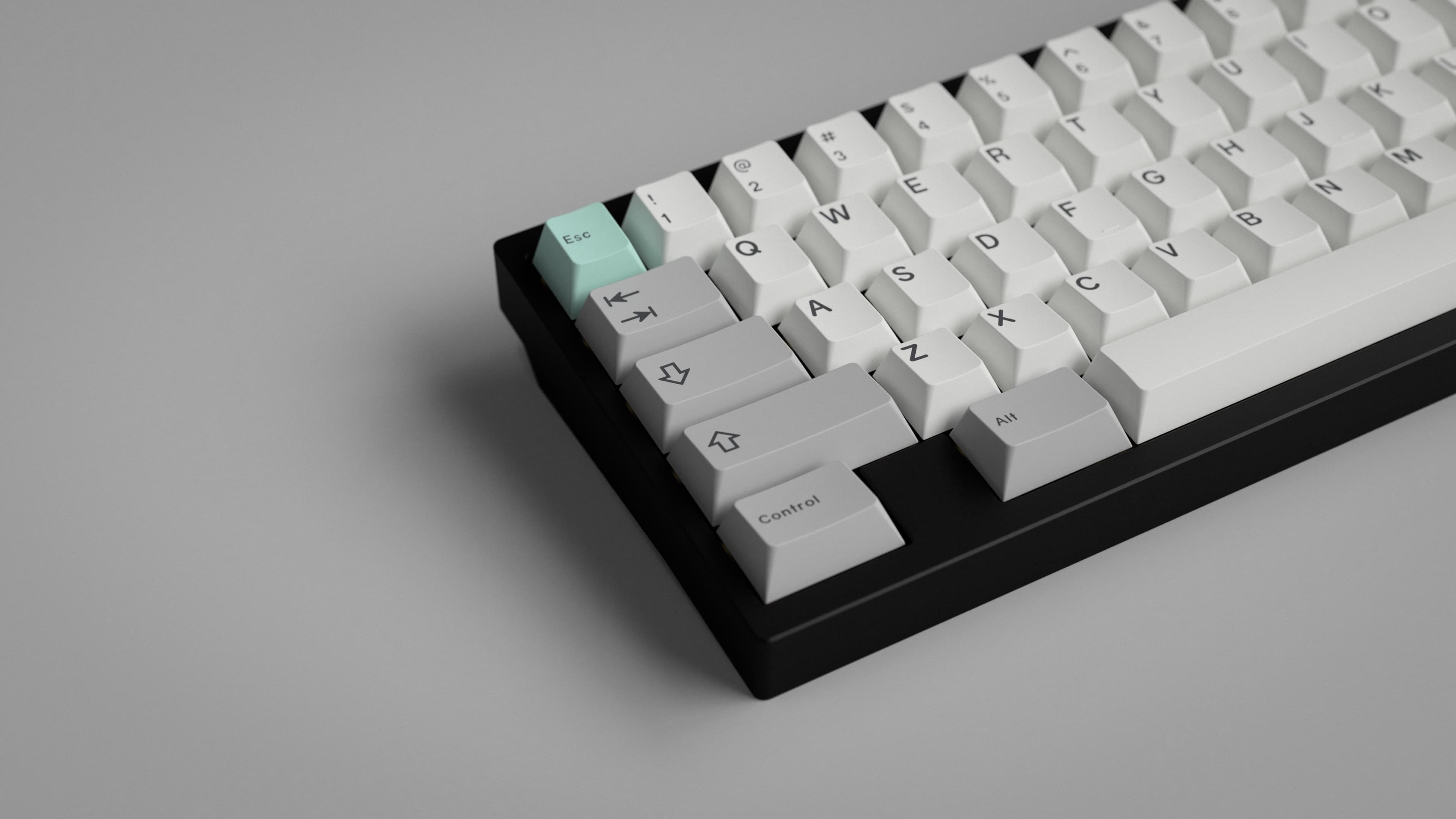 GMK Modern Dolch Light on the Polaris keyboard