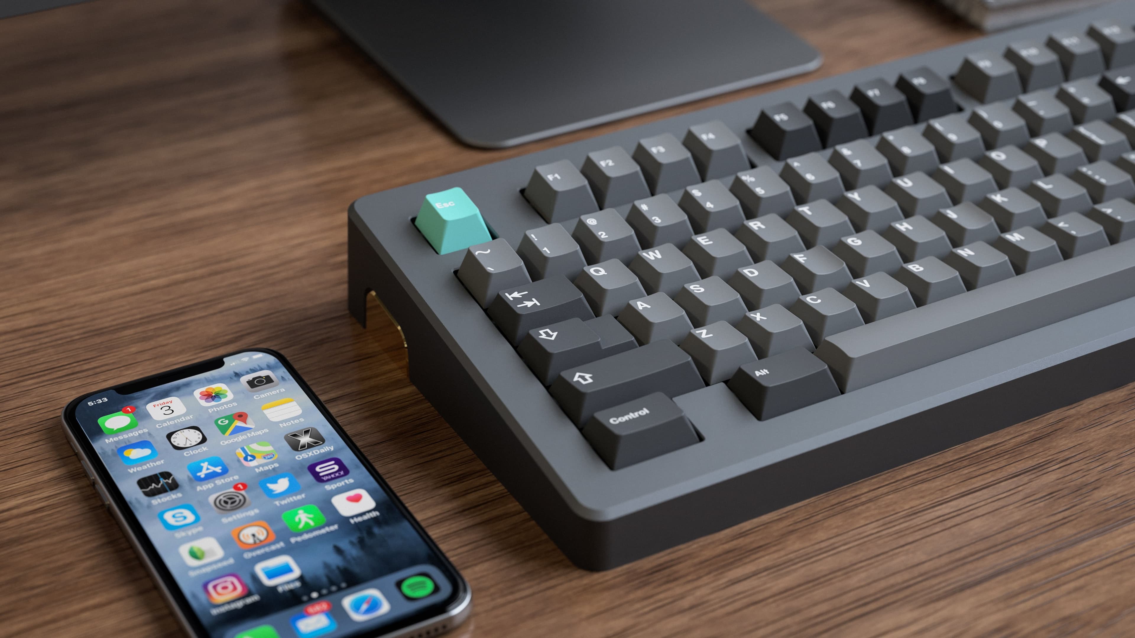 GMK Modern Dolch on the RAMA TKL keyboard side view